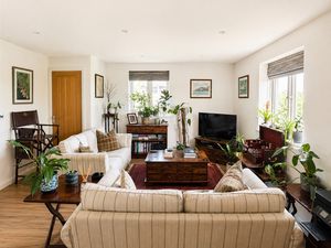 Sitting Room- click for photo gallery